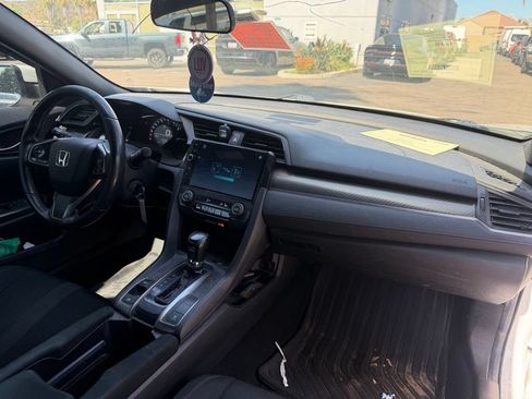 Used 2018 Honda Civic Sport image 16