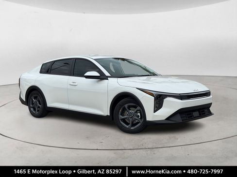 New 2026 Kia K4 LXS image 1