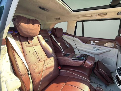 Used 2021 Mercedes-Benz Maybach GLS 600 4MATIC image 32