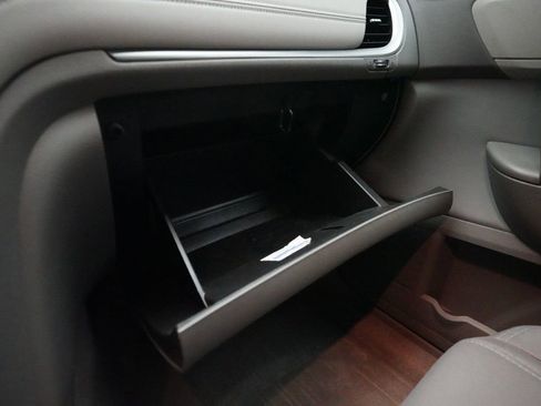 Used 2016 Chevrolet Traverse LT w/ Style and Technology Package FWD image 28