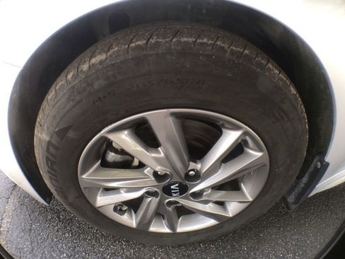 Used 2020 Kia Optima LX image 10