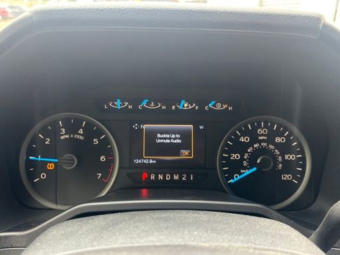 Used 2015 Ford F150 XLT w/ Equipment Group 302A Luxury image 19