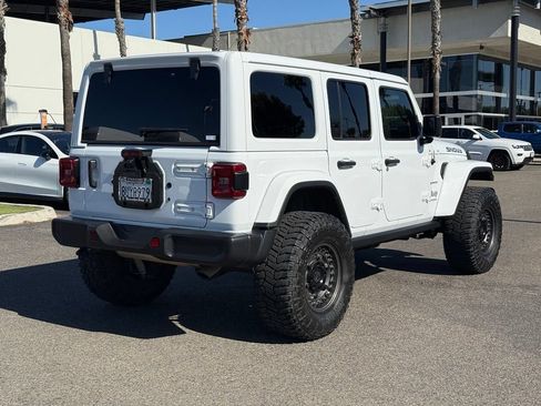 Used 2021 Jeep Wrangler Unlimited Sahara AWD/4WD image 8