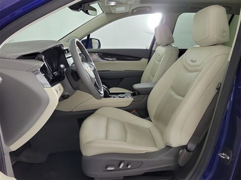 Certified 2023 Cadillac XT6 Premium Luxury image 17