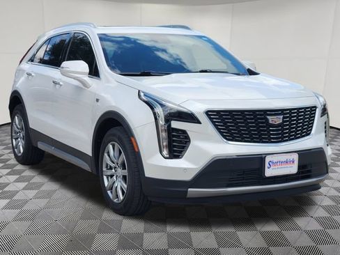 Used 2022 Cadillac XT4 Premium Luxury w/ Cold Weather Package FWD image 3