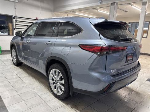 Used 2021 Toyota Highlander Limited image 2
