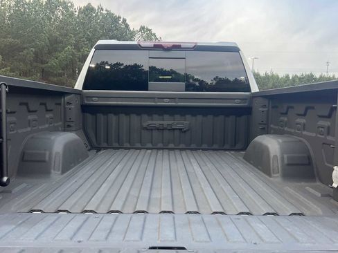 Used 2024 GMC Sierra 1500 AT4 w/ Technology Package image 24