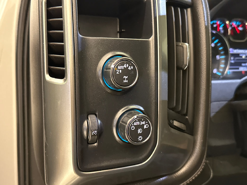 Used 2018 Chevrolet Silverado 1500 LTZ w/ Texas Edition AWD/4WD image 21