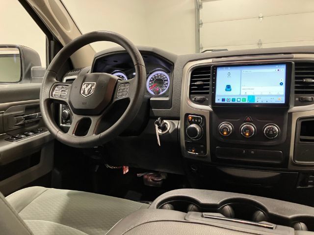 Used 2020 RAM 1500 Classic SLT AWD/4WD image 41