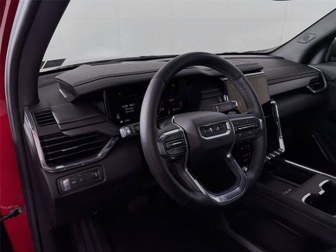 Used 2024 GMC Acadia Elevation image 9