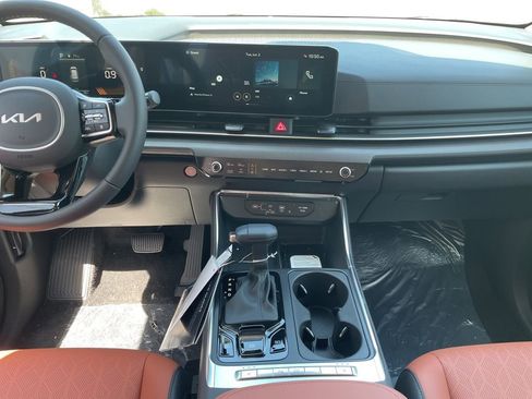 New 2026 Kia Carnival EX FWD image 11