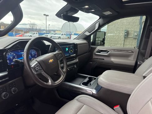 Used 2024 Chevrolet Silverado 3500 LTZ w/ LTZ Premium Package image 12