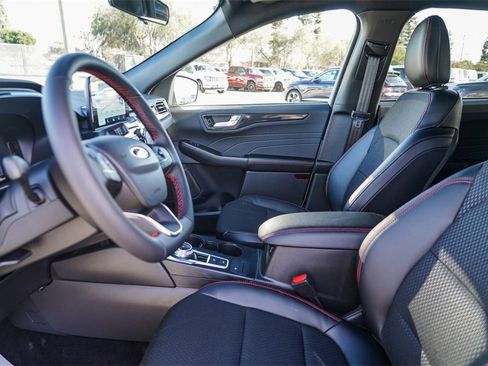 Used 2025 Ford Escape ST-Line w/ Equipment Group 301A image 19