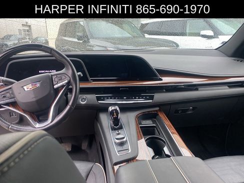 Used 2022 Cadillac Escalade Premium Luxury AWD/4WD image 9