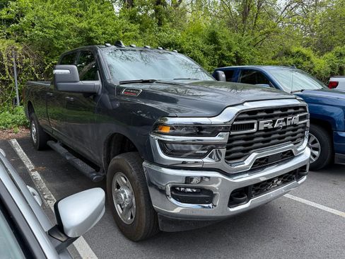 Used 2025 RAM 2500 Tradesman AWD/4WD image 1