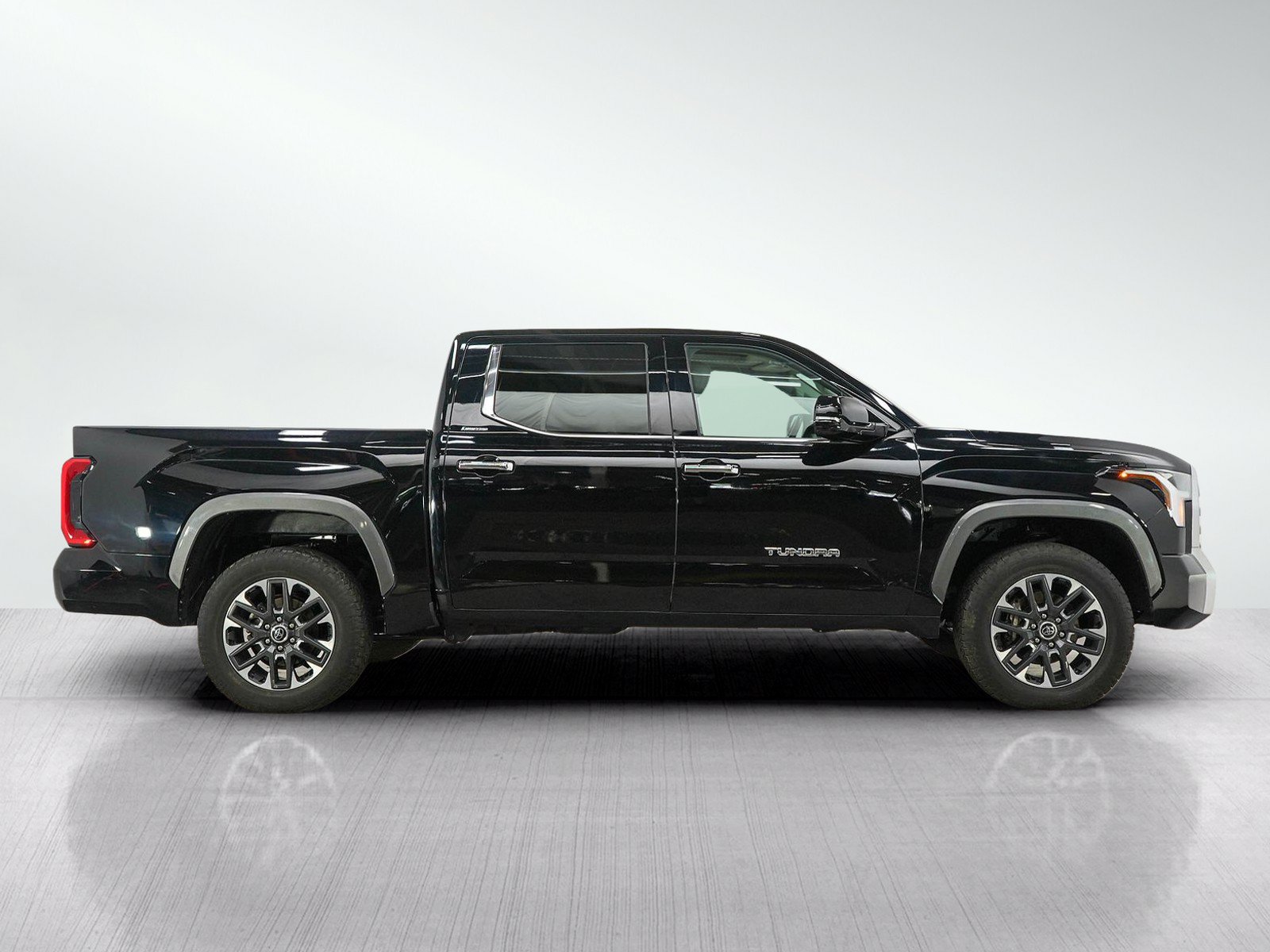 Used 2023 Toyota Tundra Limited w/ Power Package AWD/4WD image 6