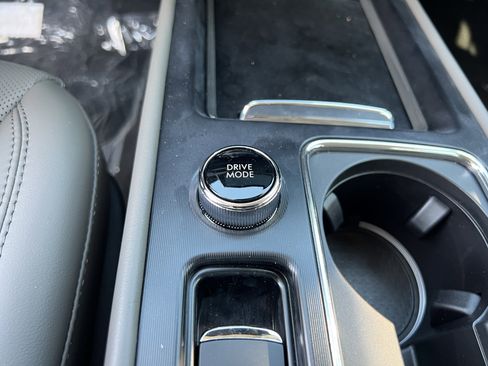 New 2025 Lincoln Corsair FWD w/ Equipment Group 101A image 22