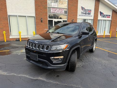Used 2019 Jeep Compass Latitude w/ Popular Equipment Group AWD/4WD image 2