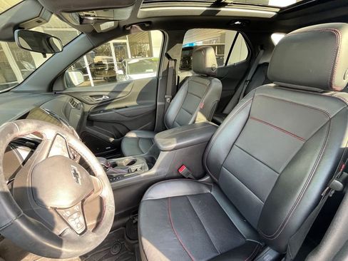 Used 2023 Chevrolet Equinox RS w/ RS Leather Package image 9