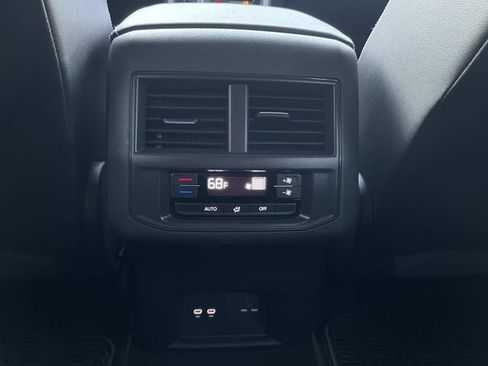 Used 2022 Volkswagen Atlas SE image 24