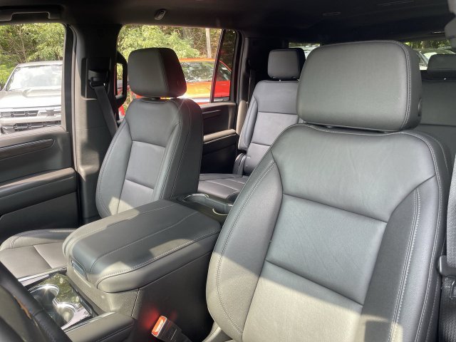 Certified 2026 Chevrolet Suburban LT w/ Comfort Package AWD/4WD image 13