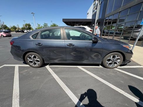 Used 2019 Kia Forte LXS FWD image 7