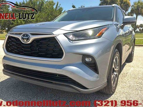 Used 2023 Toyota Highlander XLE FWD image 38