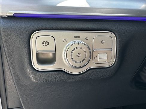 Certified 2025 Mercedes-Benz GLS 450 4MATIC image 38