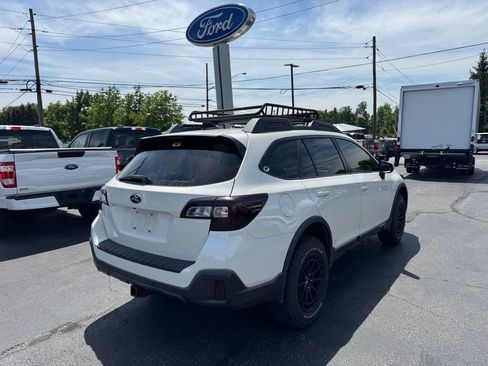 Used 2018 Subaru Outback 2.5i Limited AWD/4WD image 8