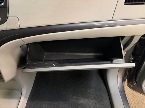 Used 2011 Toyota Sienna SE image 38