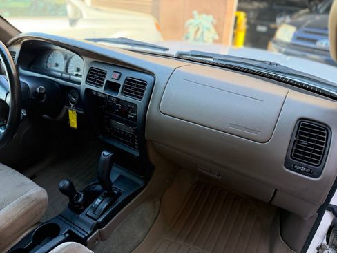 Used 2002 Toyota 4Runner SR5 AWD/4WD image 19