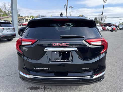 Used 2022 GMC Terrain Denali w/ LPO, Floor Liner Package AWD/4WD image 4