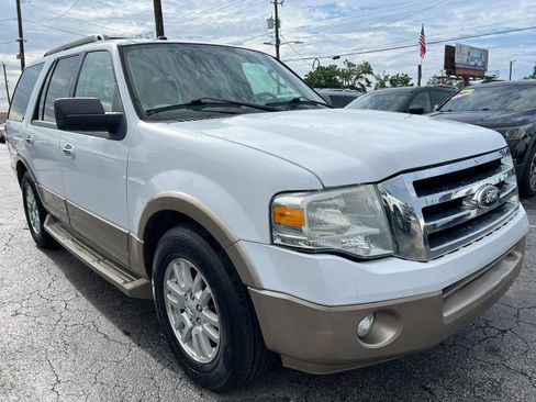 Used 2013 Ford Expedition XLT RWD image 4