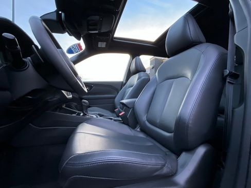 Certified 2025 Subaru Forester Limited image 11