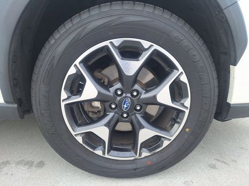 Used 2019 Subaru Crosstrek 2.0i Premium w/ Eyesight System image 19