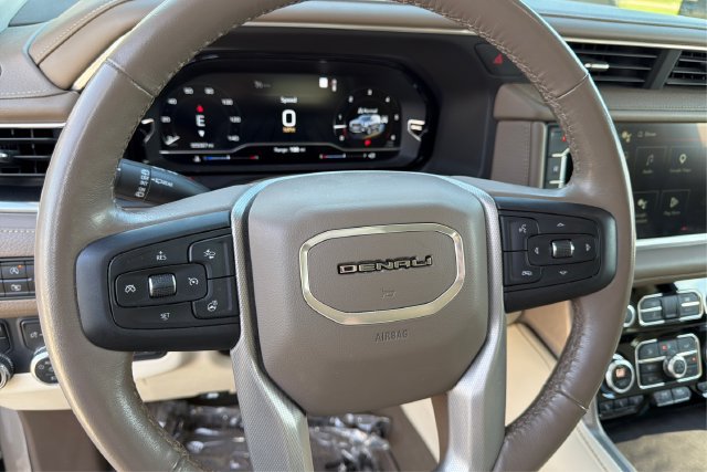 Used 2022 GMC Yukon Denali w/ Max Trailering Package AWD/4WD image 16