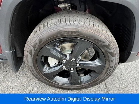 Used 2024 Jeep Grand Cherokee Limited w/ Luxury Tech Group II AWD/4WD image 16