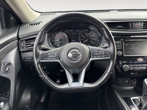Used 2020 Nissan Rogue SV FWD image 13