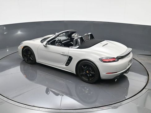 Used 2018 Porsche 718 Boxster image 30