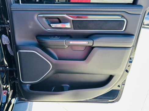 Used 2022 RAM 1500 Laramie AWD/4WD image 30