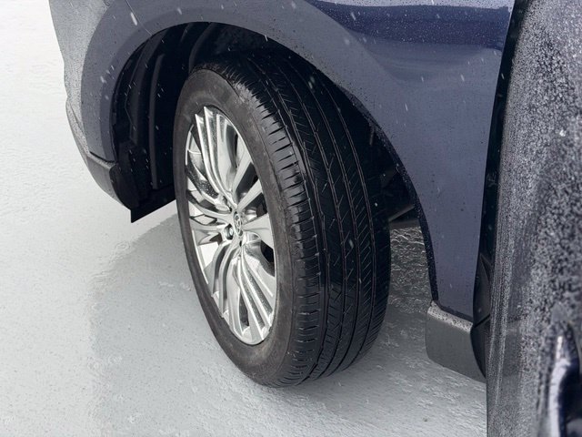 Certified 2024 Toyota Venza XLE AWD/4WD image 29