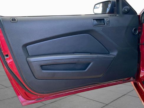Used 2013 Ford Mustang Coupe RWD image 20