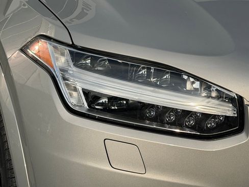 Used 2024 Volvo XC90 B5 Plus w/ Protection Package image 9