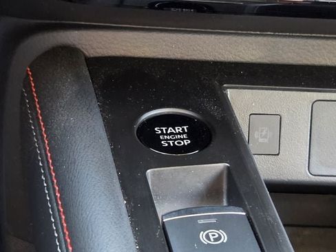 Used 2025 Nissan Kicks SR w/ Illumination Package FWD image 18