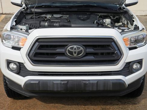 Used 2021 Toyota Tacoma SR5 RWD image 7