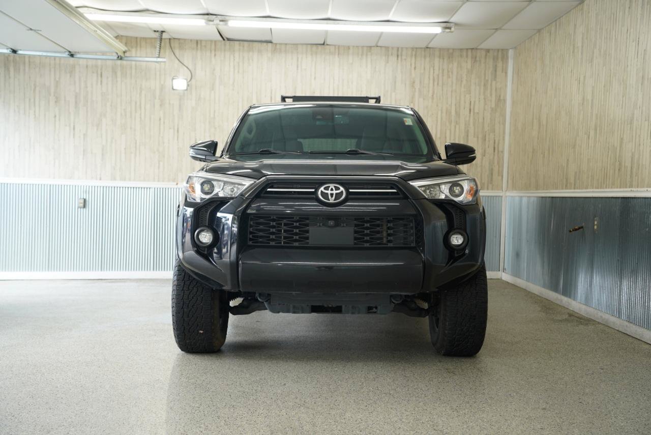 Used 2022 Toyota 4Runner SR5 Premium w/ Moonroof Package AWD/4WD image 2
