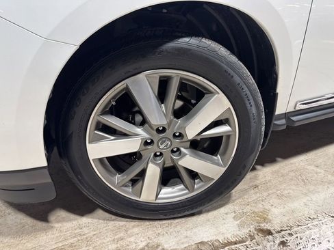 Used 2014 Nissan Pathfinder Platinum w/ Platinum Premium Package image 2