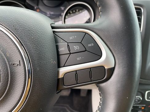 Used 2018 Jeep Compass Latitude w/ Popular Equipment Group image 28