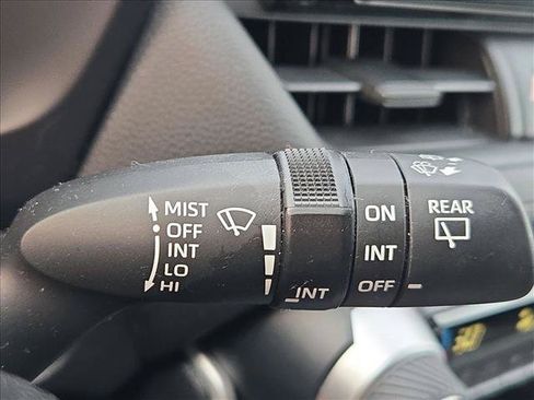 Used 2021 Toyota RAV4 XLE w/ Convenience Package FWD image 13