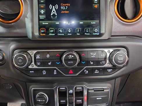 Used 2021 Jeep Gladiator Mojave AWD/4WD image 20